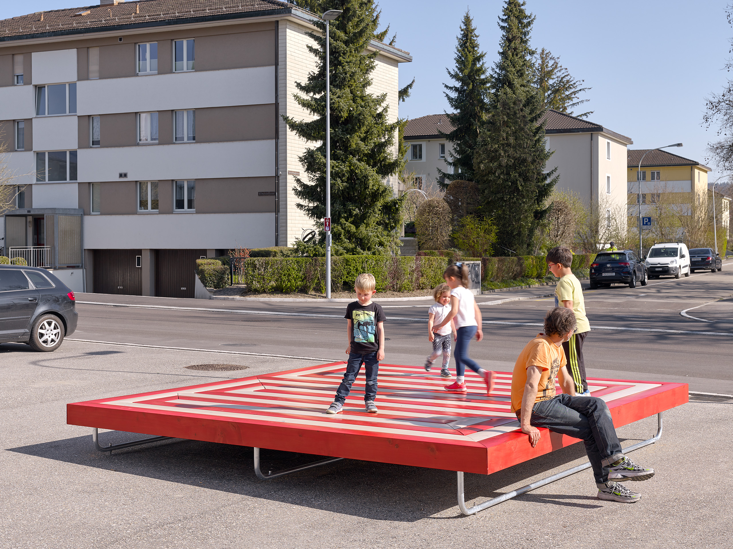 Farbsockel by Kerim Seiler